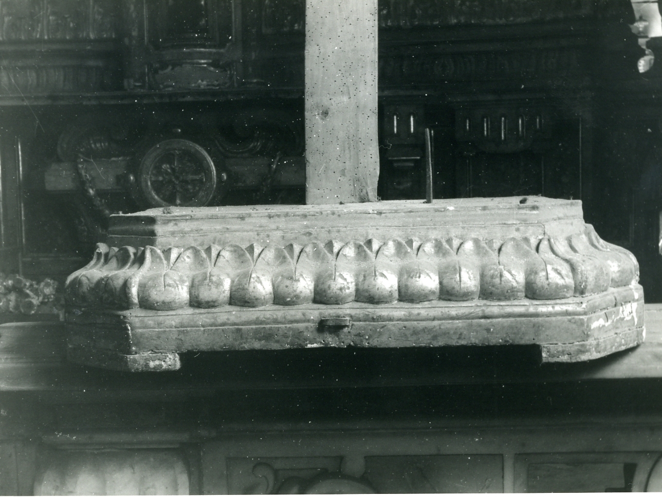 base - bottega napoletana (inizio sec. XIX)