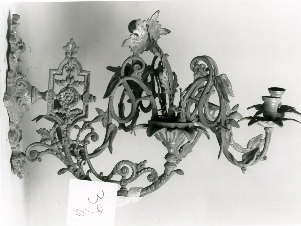 candeliere da parete, serie - bottega napoletana (inizio sec. XX)