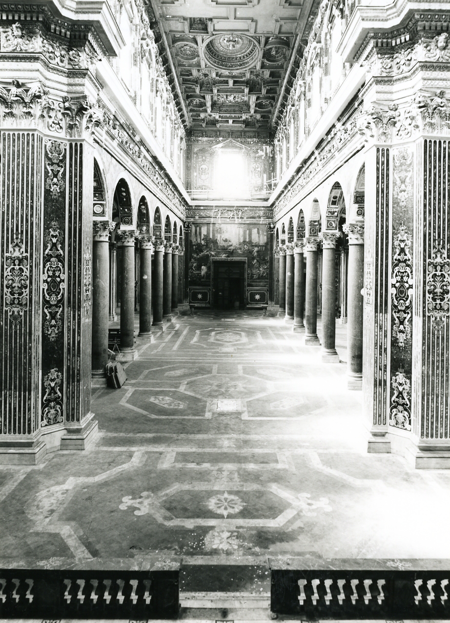 motivi decorativi a foglie d'acanto (decorazione plastico-architettonica) di Di Bartolomeo Dionisio, Lazzari Jacopo (prima metà sec. XVII)