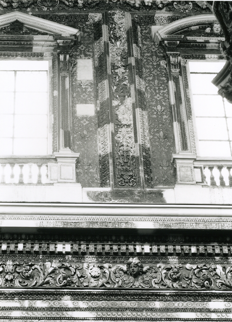 motivi decorativi floreali (decorazione plastico-architettonica) di Lazzari Jacopo, Di Bartolomeo Dionisio (prima metà sec. XVII)