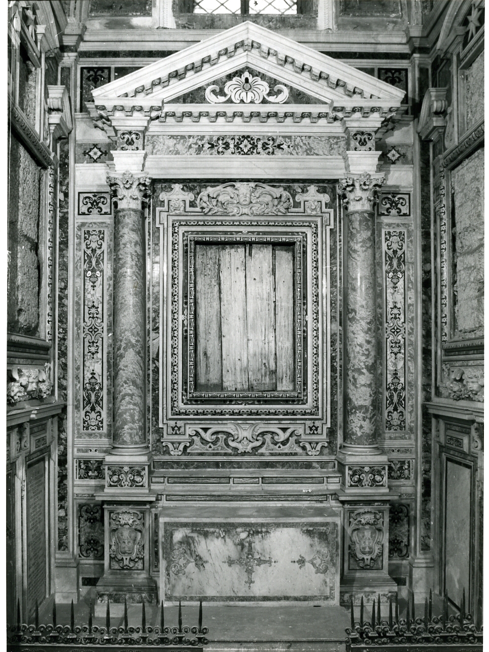 mostra d'altare di Lazzari Dionisio (sec. XVII)