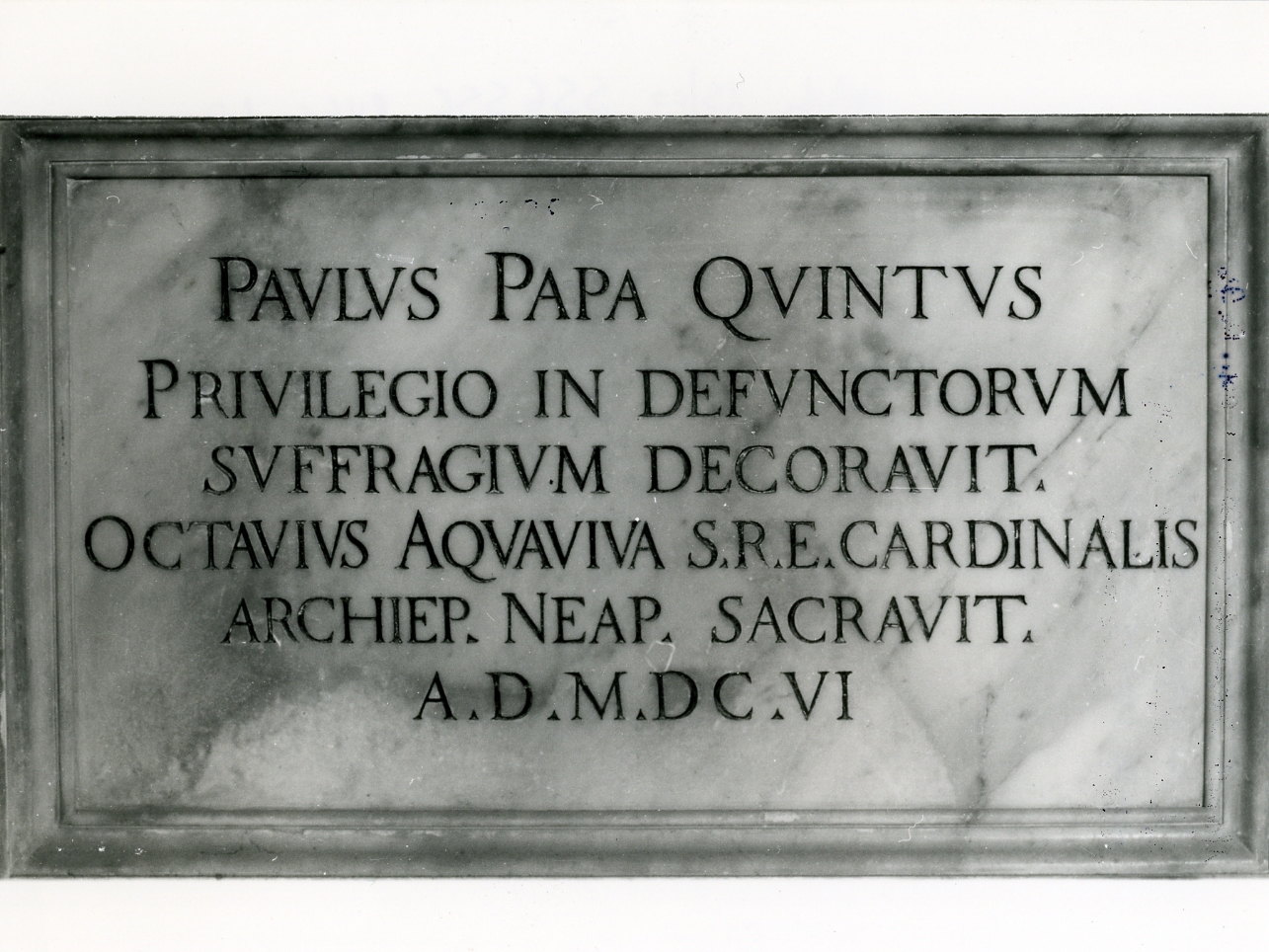 lapide commemorativa, elemento d'insieme - bottega napoletana (sec. XVII)