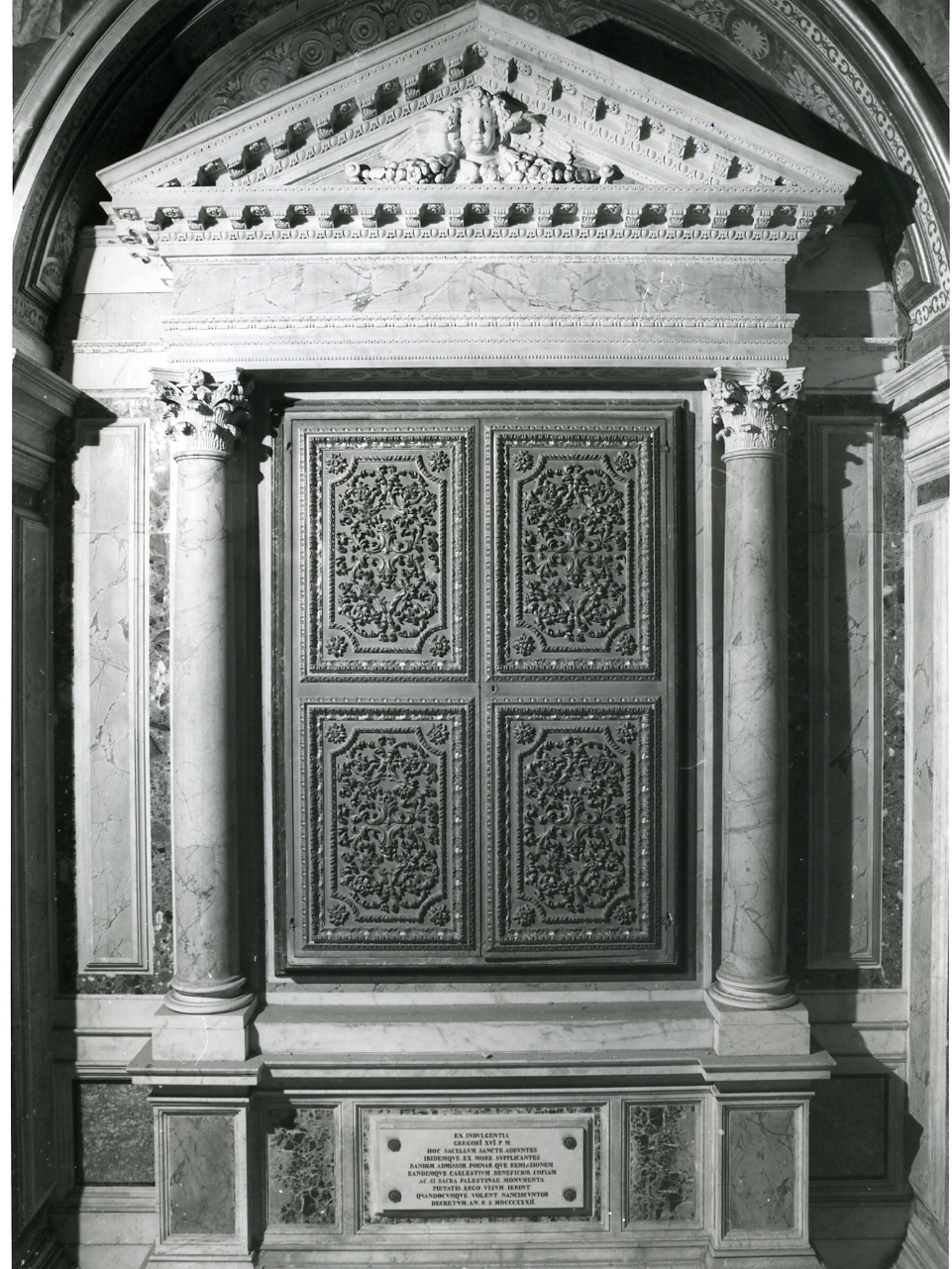 decorazione plastico-architettonica, serie di Lazzari Dionisio (sec. XVII)