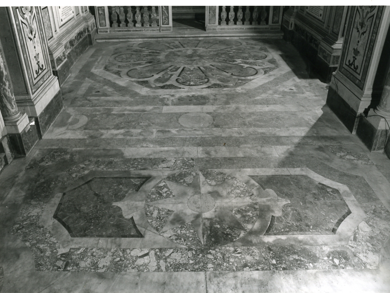 motivi decorativi geometrici (pavimento) di Lazzari Jacopo (sec. XVII)