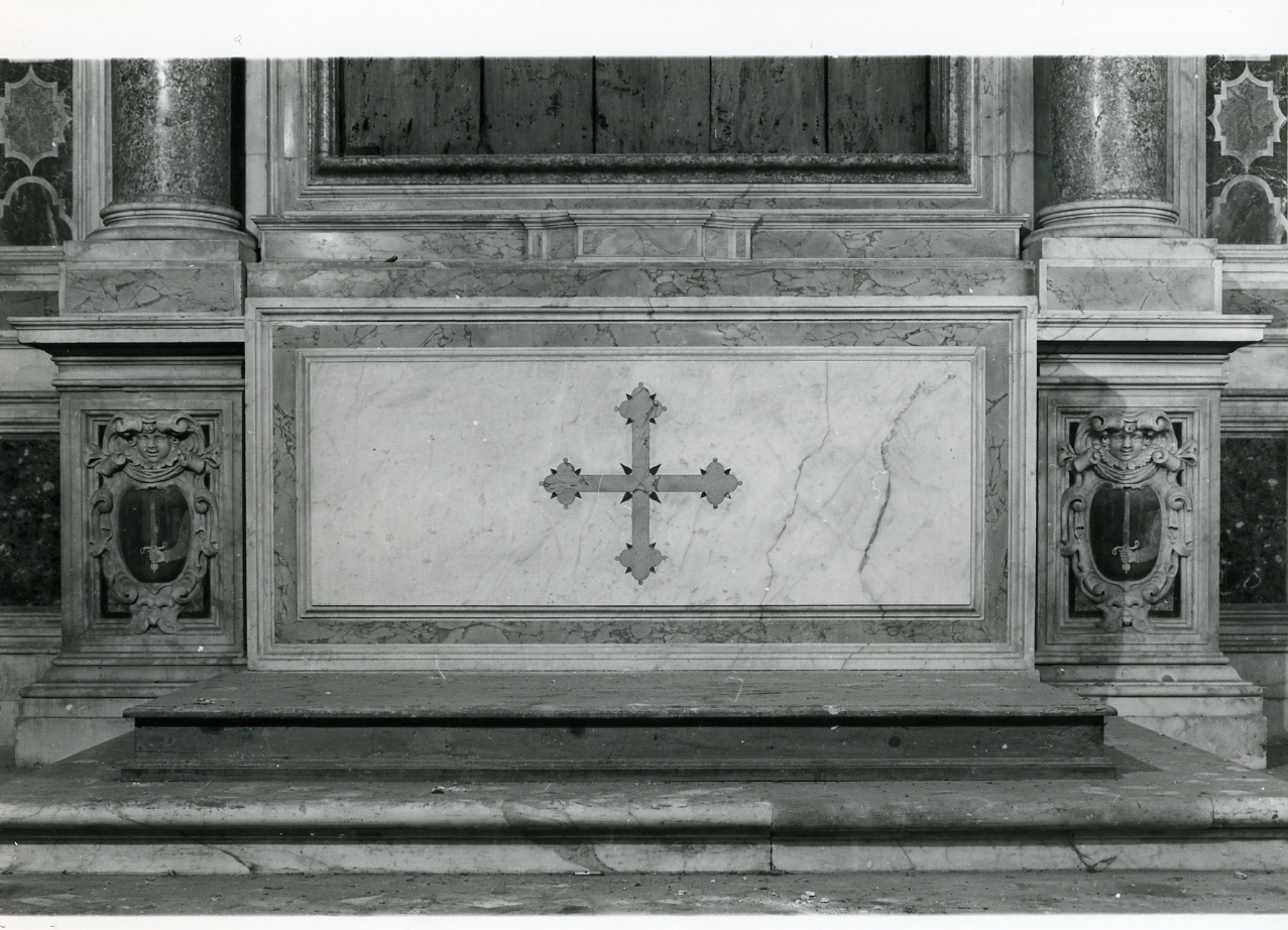 croce (paliotto, elemento d'insieme) di Lazzari Jacopo (prima metà sec. XVII)