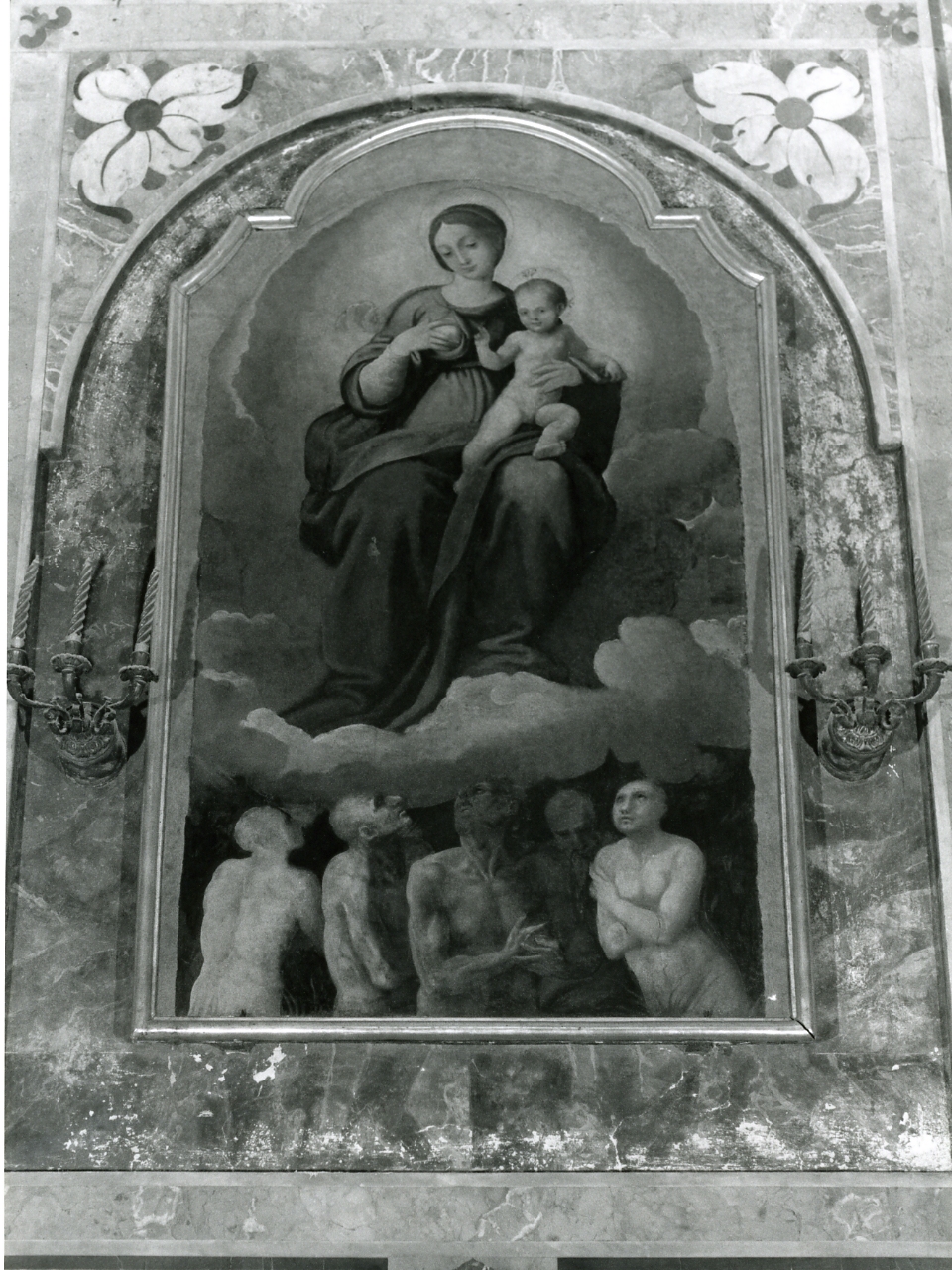 Madonna con Bambino, angeli e anime purganti (dipinto) di Criscuolo Giovanni Filippo (metà sec. XVI)