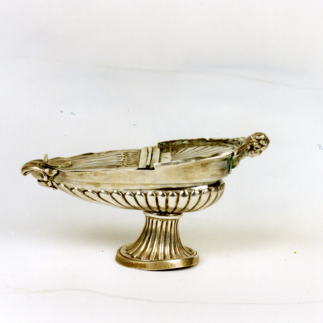 navicella portaincenso - bottega napoletana (seconda metà sec. XVIII)