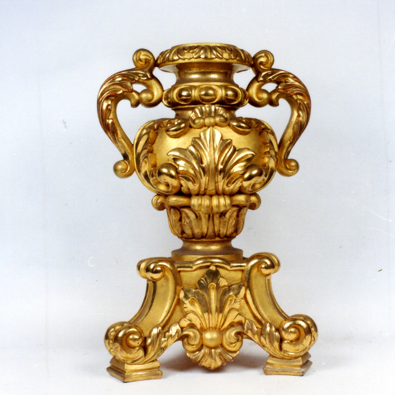 vaso d'altare con composizione floreale, serie - bottega napoletana (seconda metà sec. XIX)