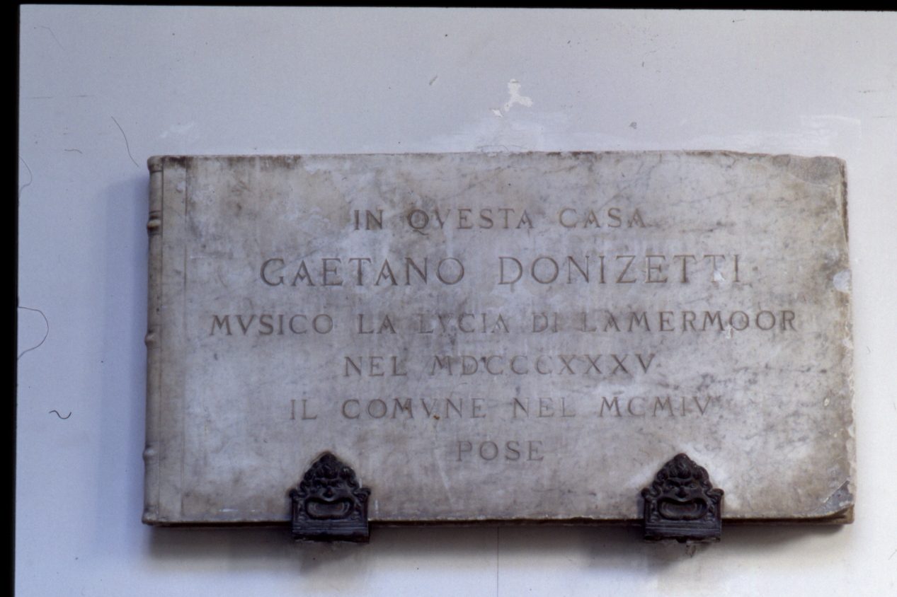 lapide commemorativa - bottega napoletana (sec. XX)