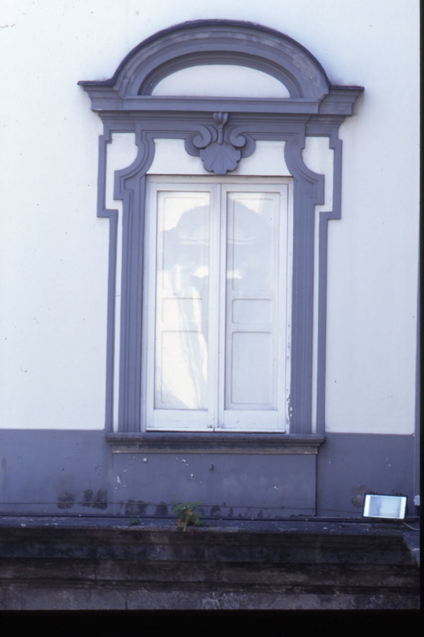 mostra di finestra di Vaccaro Domenico Antonio (sec. XVIII)