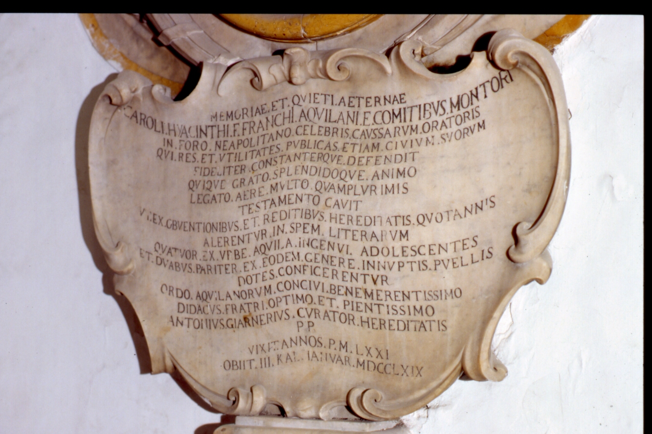 lapide tombale, elemento d'insieme - bottega napoletana (sec. XVIII)