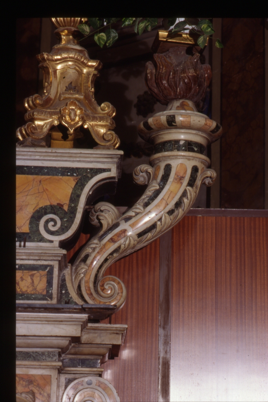 cornucopia (scultura, elemento d'insieme) di Guglielmelli Arcangelo (bottega) (prima metà sec. XVIII)