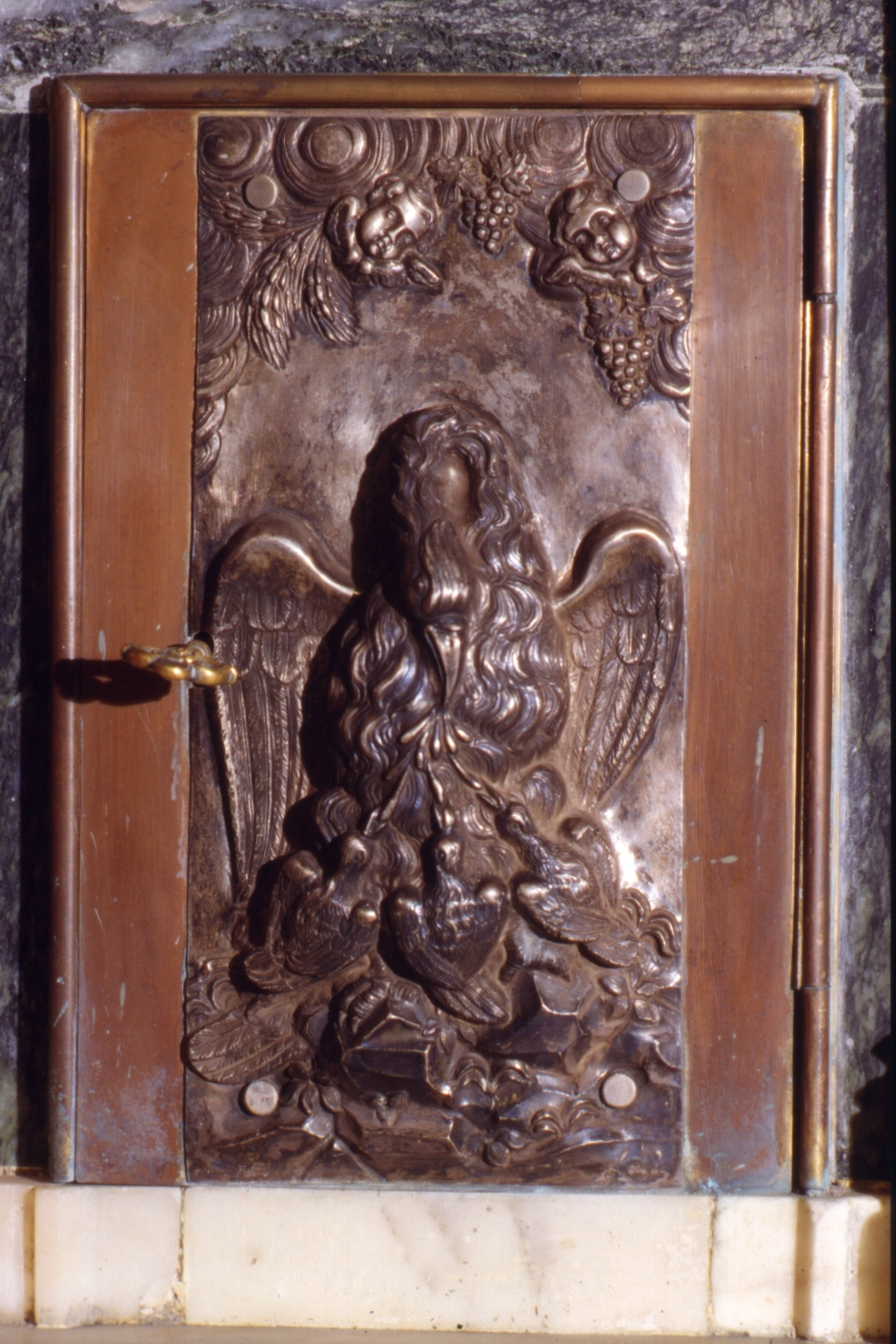 pellicano che imbocca i piccoli nel nido (sportello di tabernacolo, elemento d'insieme) - bottega napoletana (secondo quarto sec. XIX)