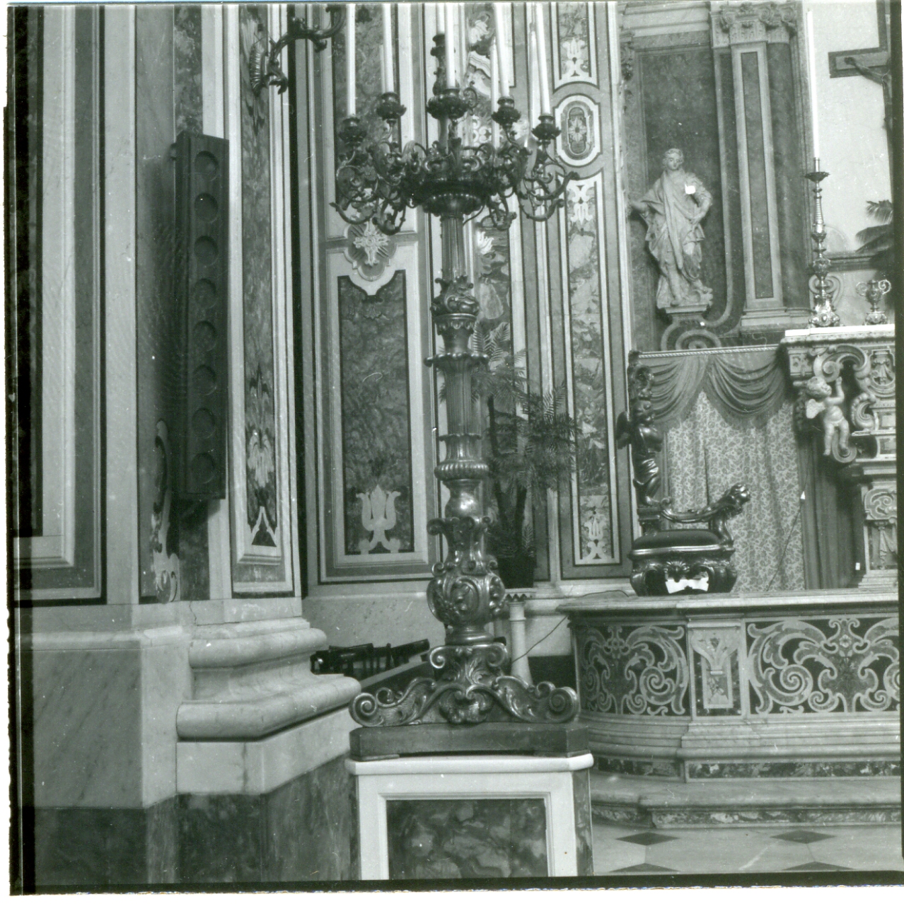 candelabro, serie - bottega napoletana (seconda metà sec. XIX)