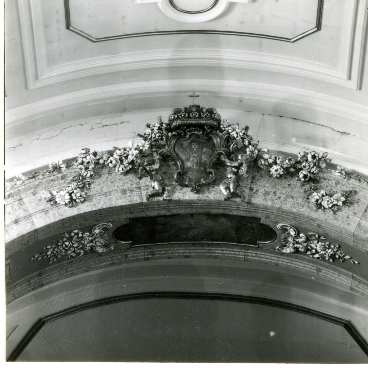 putti reggistemma (scultura) - bottega napoletana (inizio sec. XIX)