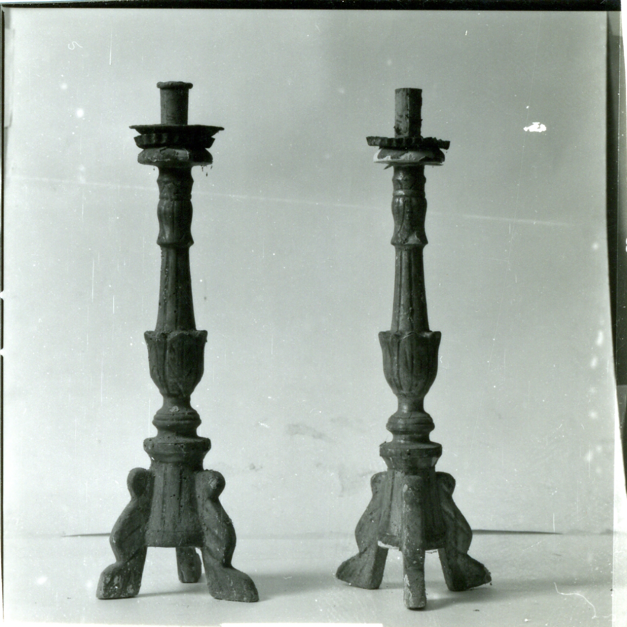 candeliere d'altare, serie - bottega napoletana (metà sec. XVIII)