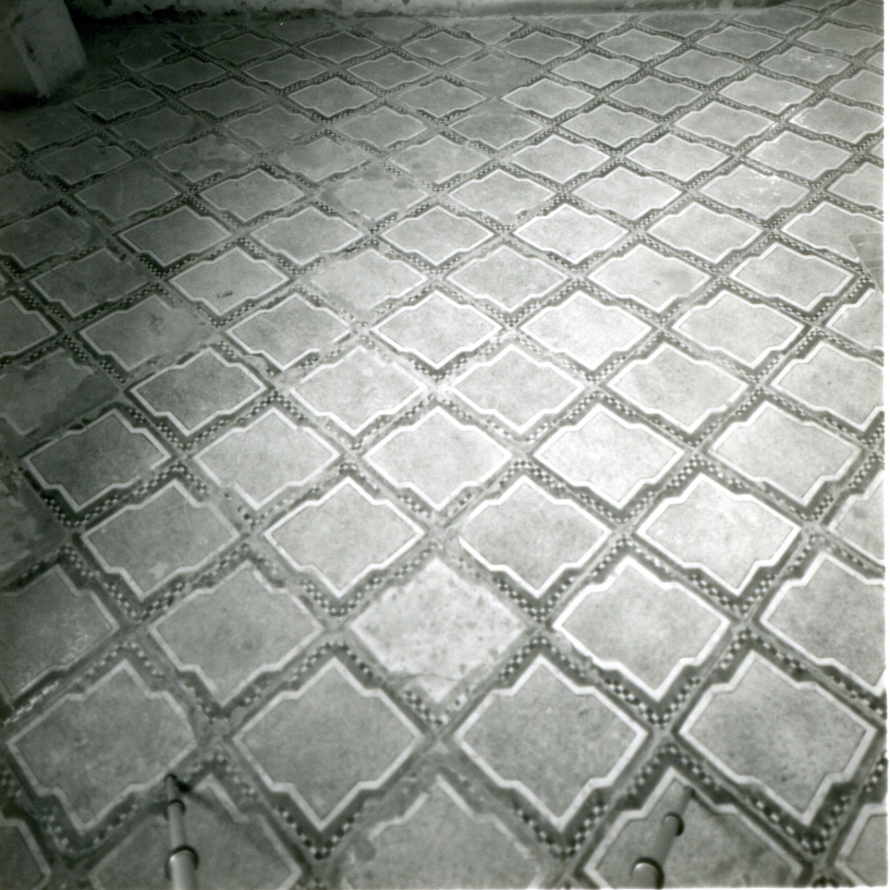 PAVIMENTO, INSIEME - BOTTEGA NAPOLETANA (Prima metà sec. XIX)