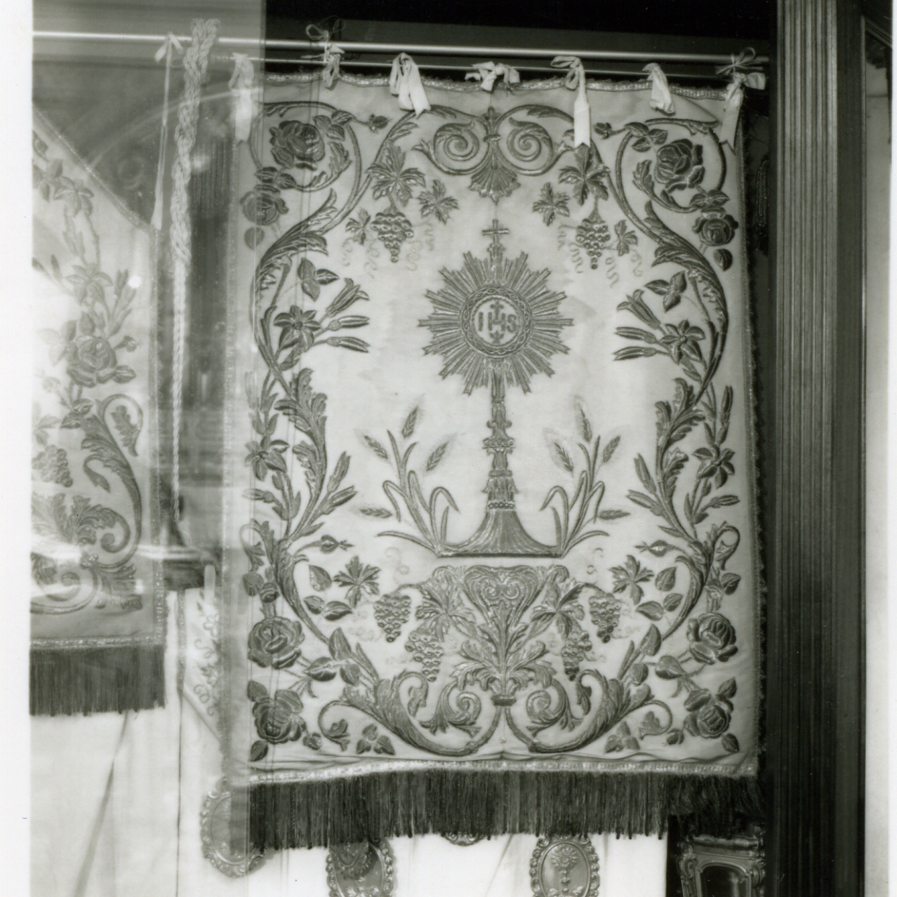 EMBLEMA EUCARISTICO (STENDARDO) - MANIFATTURA NAPOLETANA (Metà sec. XIX)