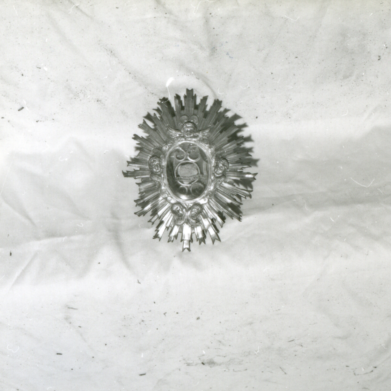 RELIQUIARIO - A MEDAGLIONE, ELEMENTO D'INSIEME - bottega argentiera napoletana (Metà sec. XVIII)