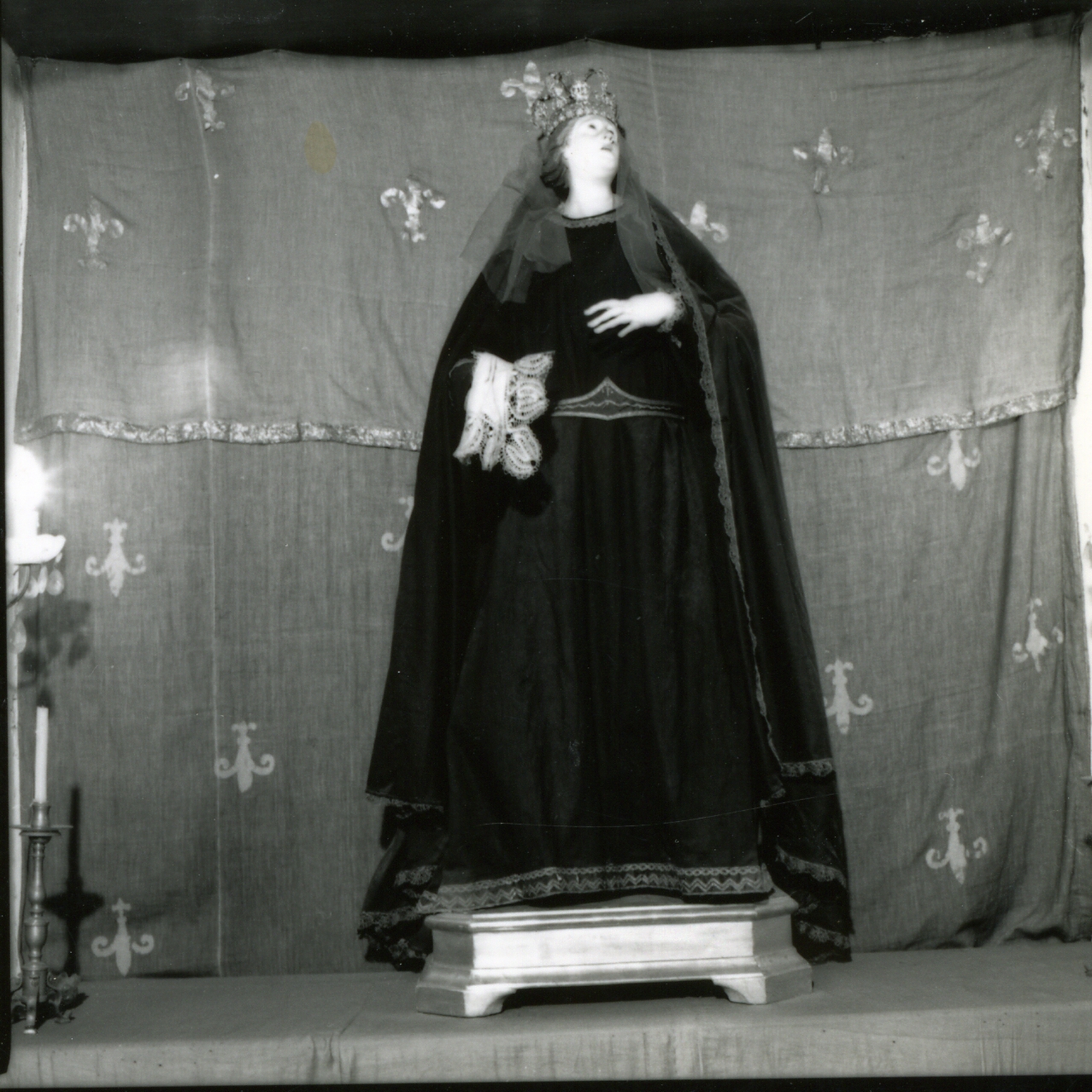 MADONNA ADDOLORATA (STATUA DEVOZIONALE, ELEMENTO D'INSIEME) - AMBITO NAPOLETANO (Metà sec. XIX)