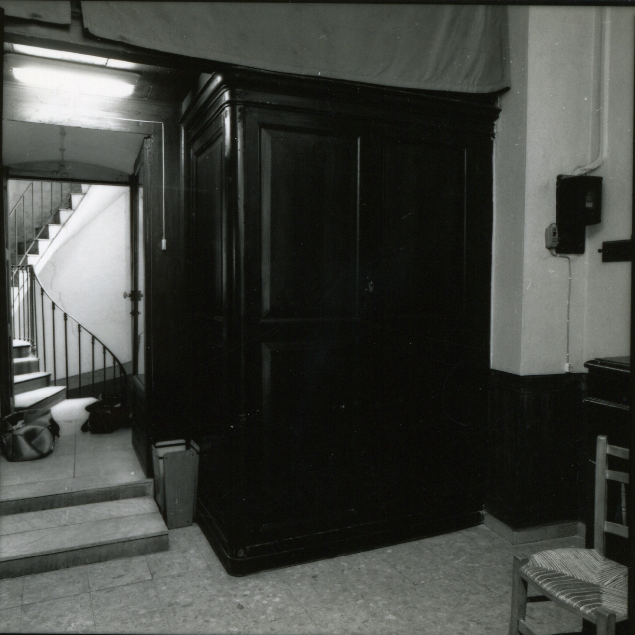 ARMADIO-GUARDAROBA - manifattura napoletana (FINE sec. XIX)