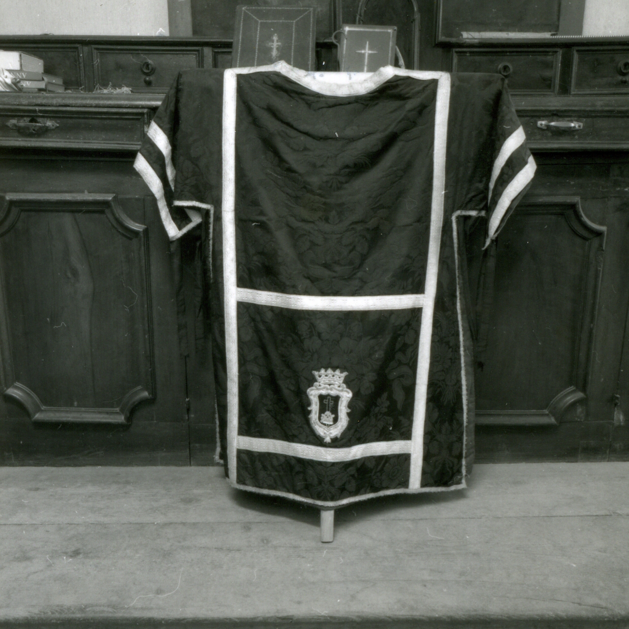 TONACELLA, SERIE - MANIFATTURA NAPOLETANA (Metà sec. XIX)