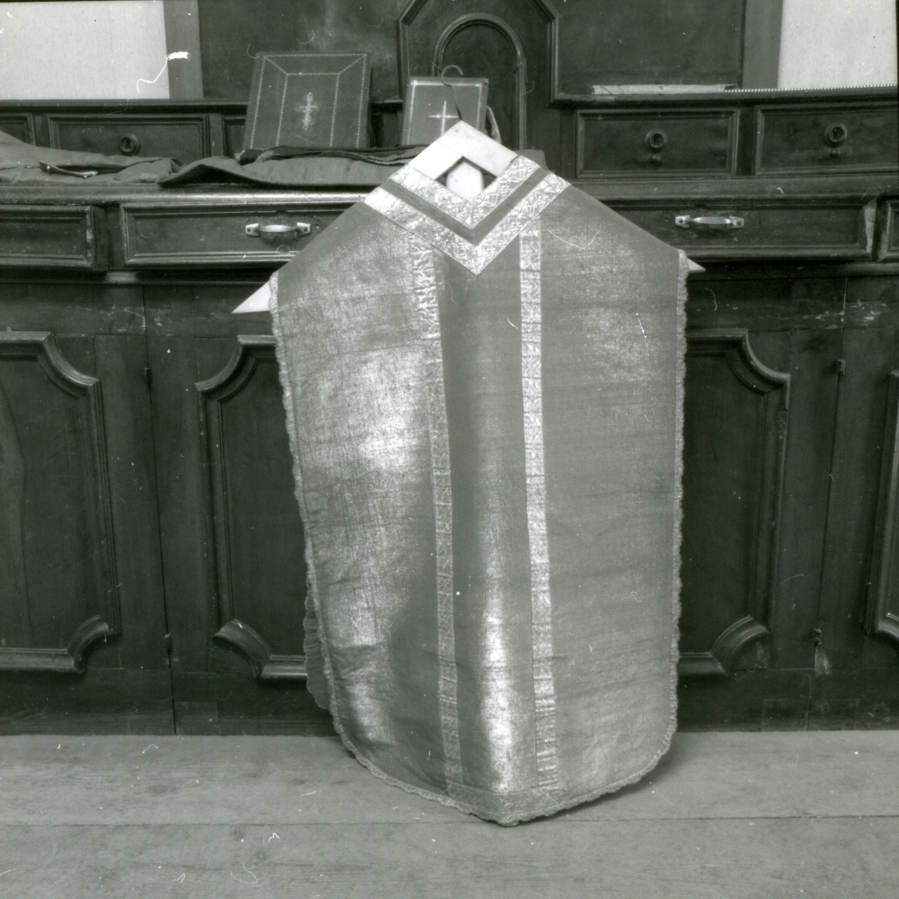 PIANETA, ELEMENTO D'INSIEME - MANIFATTURA NAPOLETANA (Metà sec. XIX)