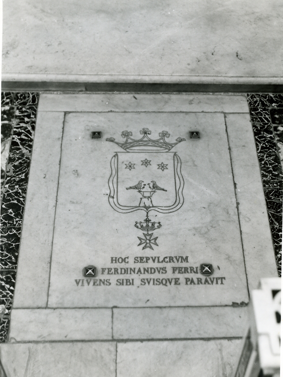 LASTRA TOMBALE - BOTTEGA NAPOLETANA (Metà sec. XIX)