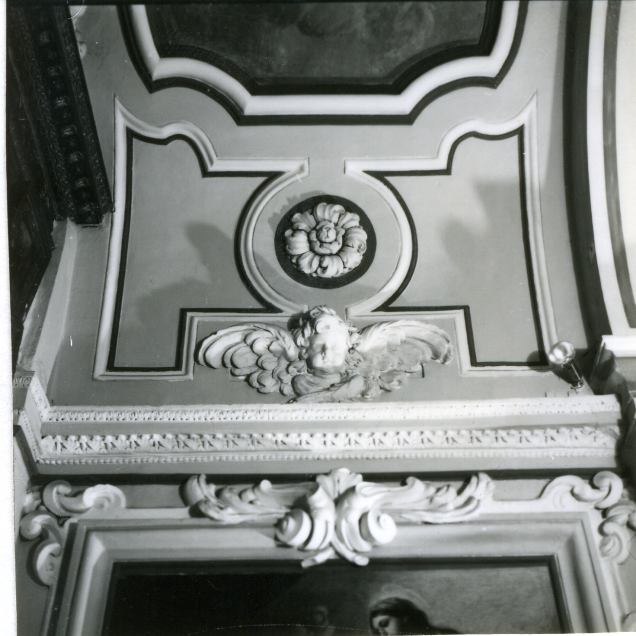 CHERUBINI E VOLUTE (DECORAZIONE PLASTICA, ELEMENTO D'INSIEME) - BOTTEGA NAPOLETANA (INIZIO sec. XVIII)