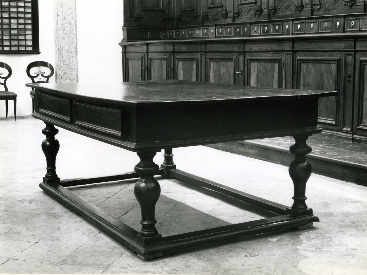 TAVOLO DA CENTRO - manifattura napoletana (Seconda metà sec. XIX)