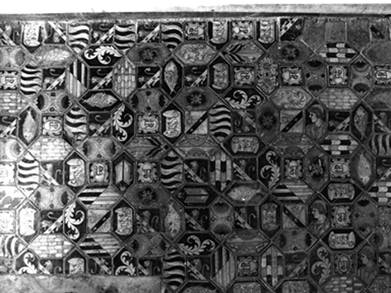 PAVIMENTO, ELEMENTO D'INSIEME - MANIFATTURA NAPOLETANA (ULTIMO QUARTO sec. XIX)