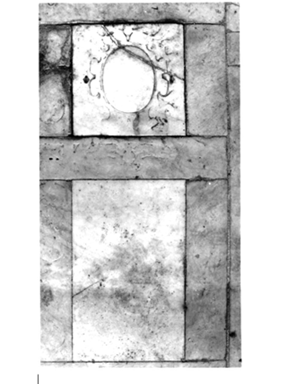 stemma gentilizio (lastra tombale) - bottega napoletana (metà sec. XVI)