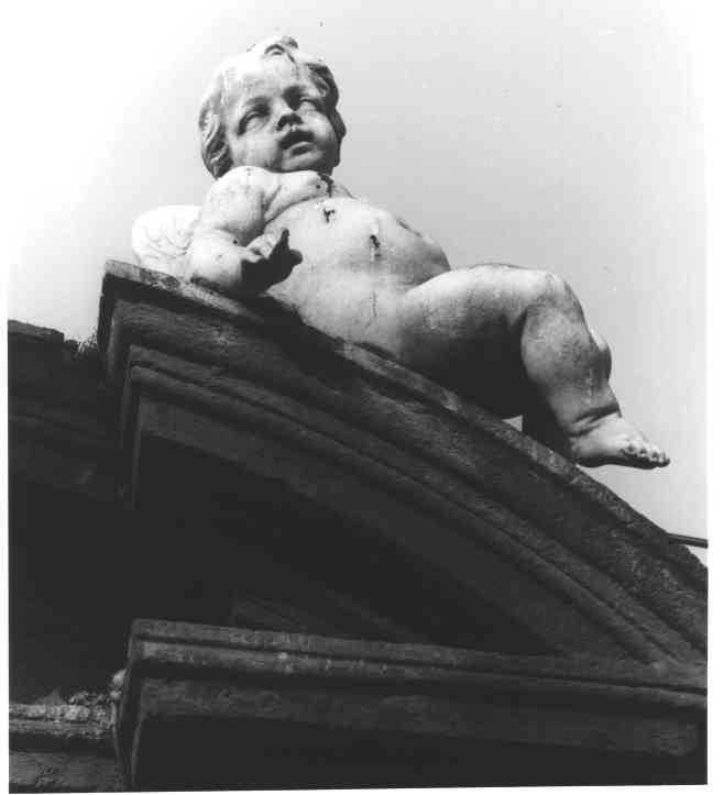 putto (scultura) di Vaccaro Lorenzo (sec. XVIII)