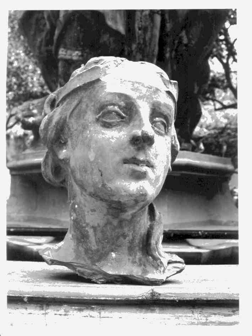 figura allegorica femminile (statua, frammento) di D'Aula Agostino (sec. XVIII)