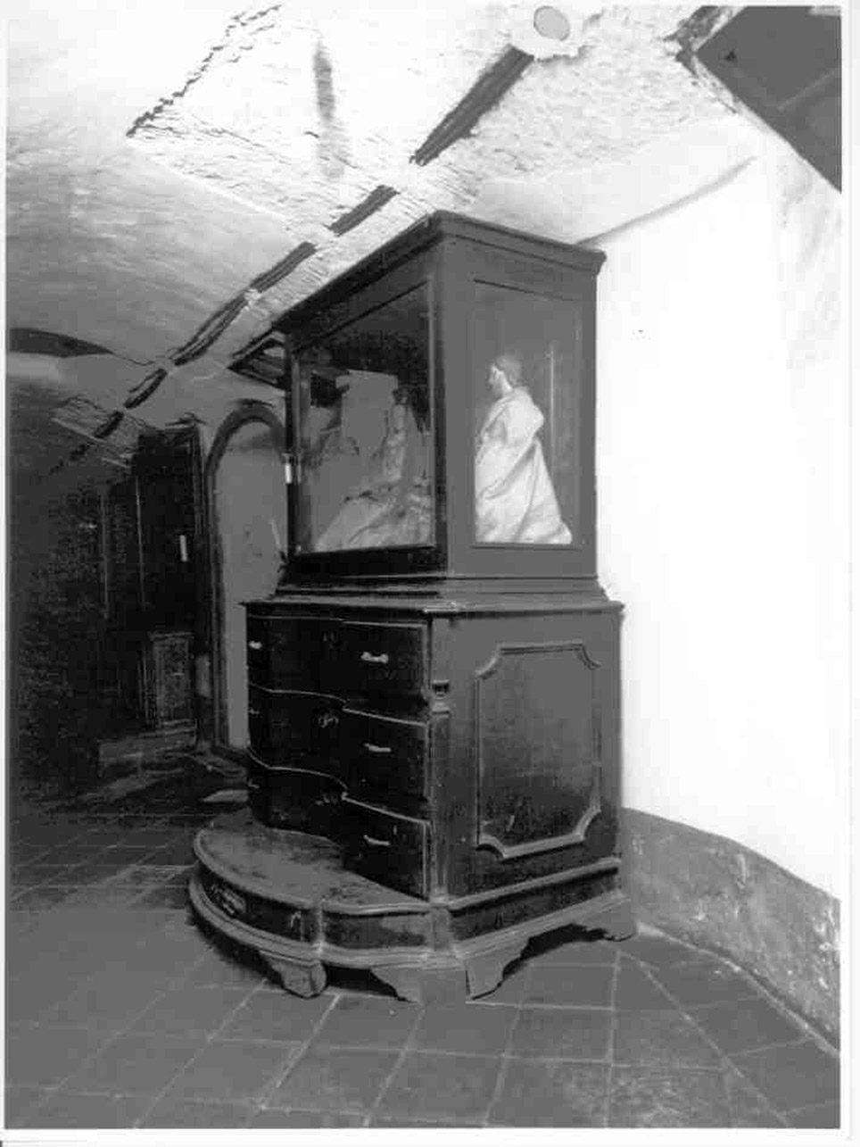 mobile da sacrestia - bottega napoletana (fine/inizio secc. XVIII/ XIX)