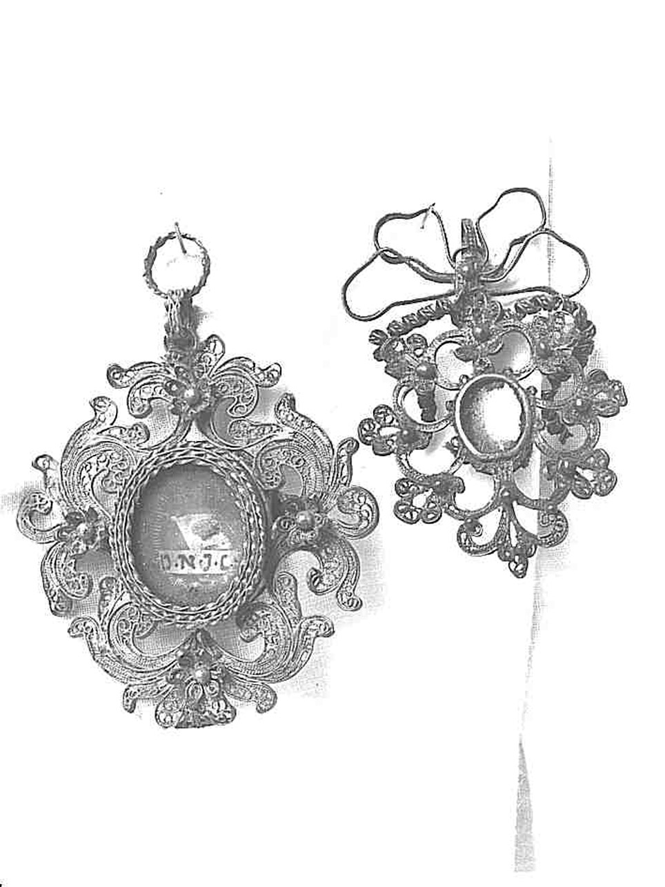 RELIQUIARIO - A MEDAGLIONE - bottega argentiera napoletana (Prima metà sec. XVIII)