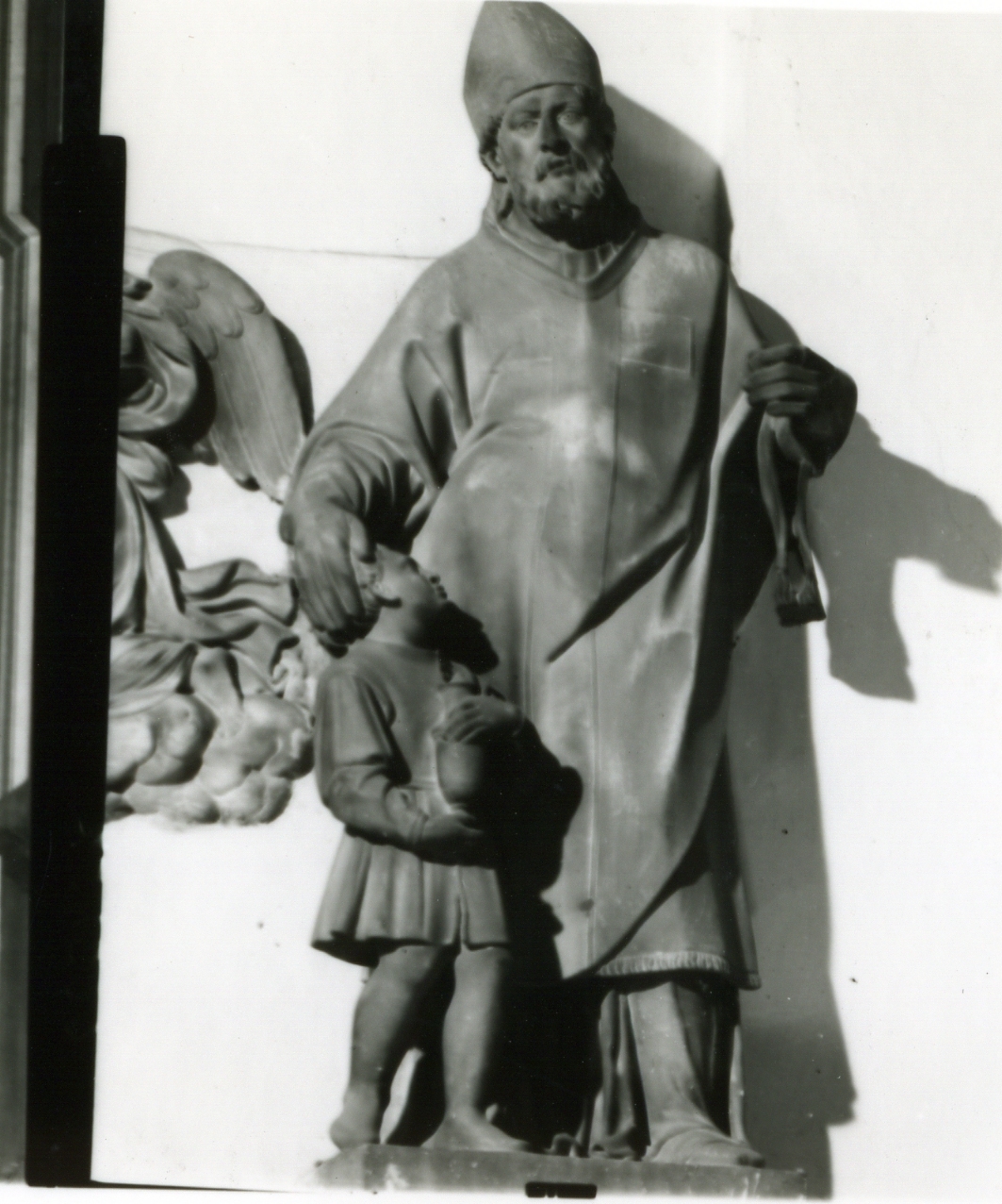 San Nicola con un fanciullo (statua, elemento d'insieme) di Caccavello Annibale, Merliano Giovanni detto Giovanni da Nola (sec. XVI)