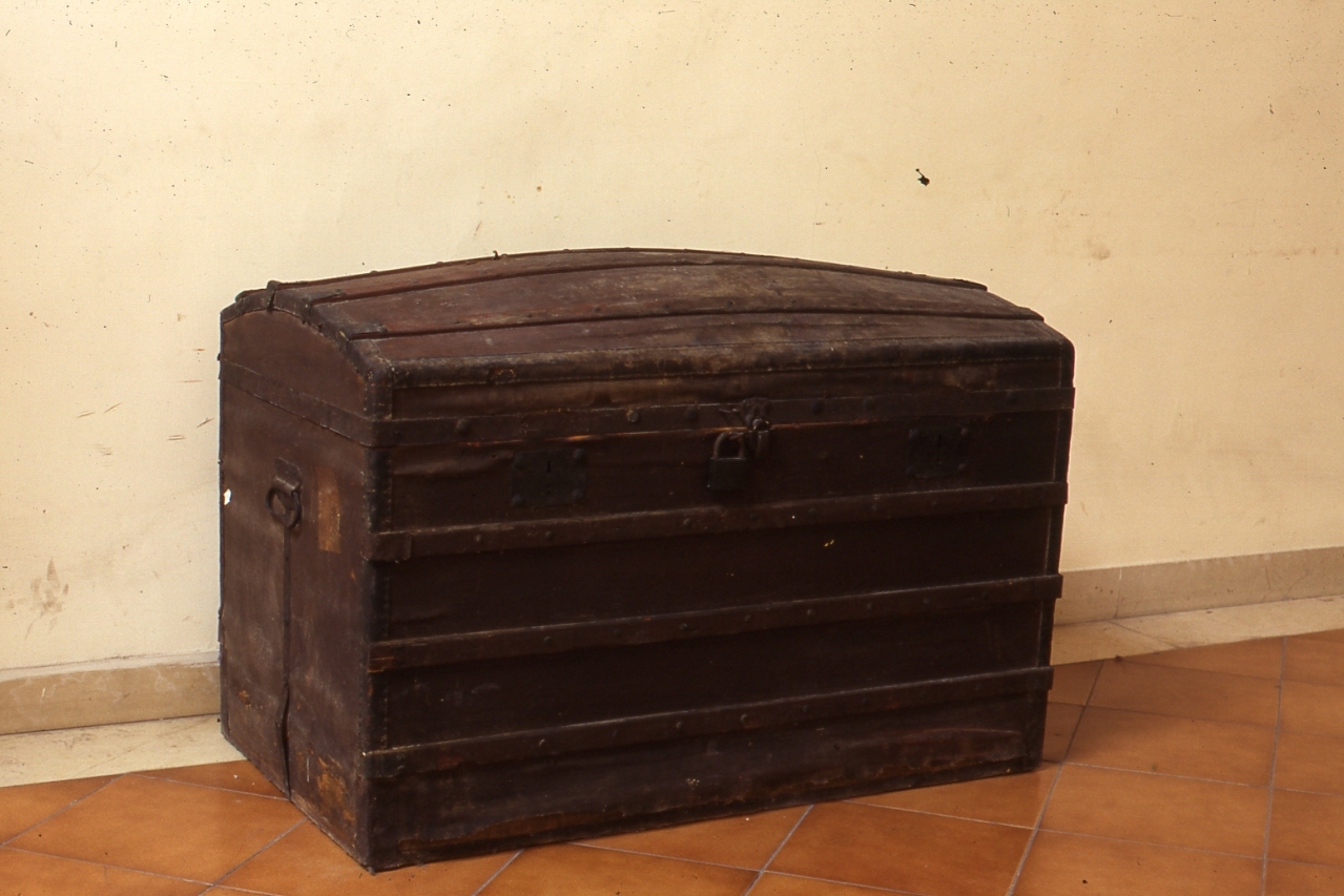 baule - bottega italiana (seconda metà sec. XVIII)