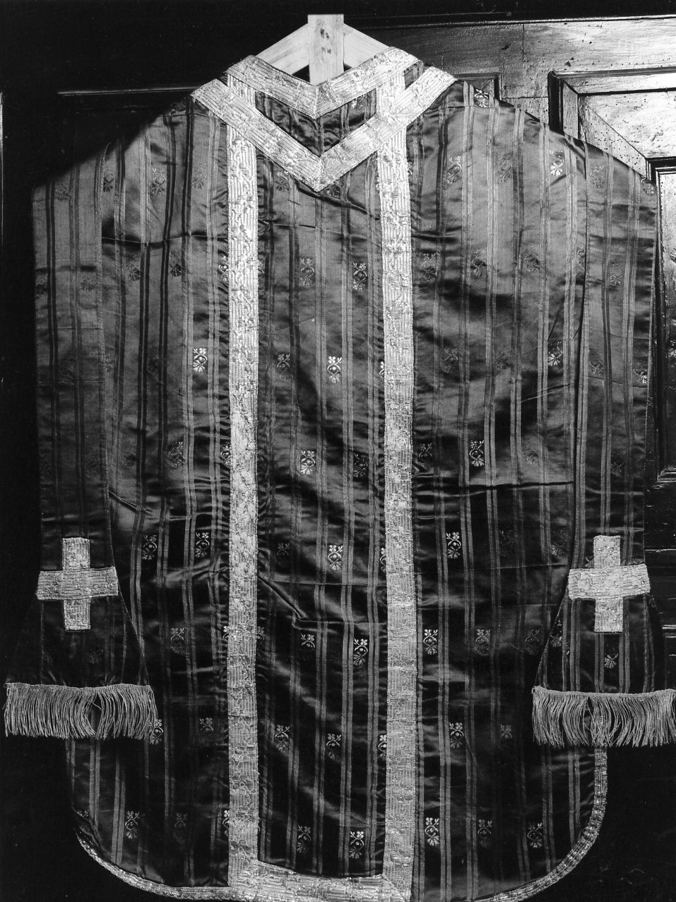 paramento liturgico, insieme - manifattura campana (prima metà sec. XIX)