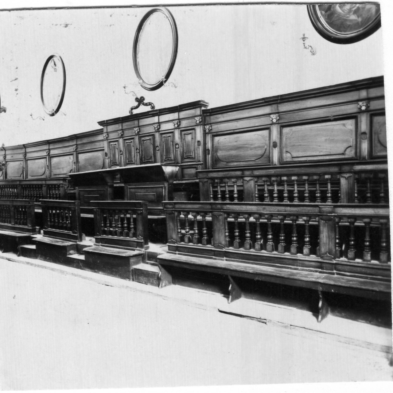 stalli del coro, insieme - bottega campana (inizio sec. XIX)