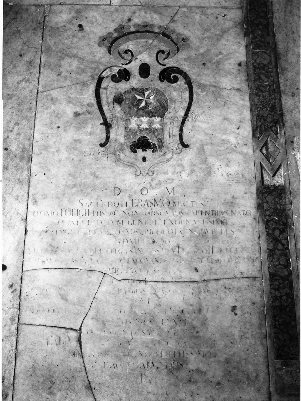 lastra tombale - bottega campana (seconda metà sec. XVIII)