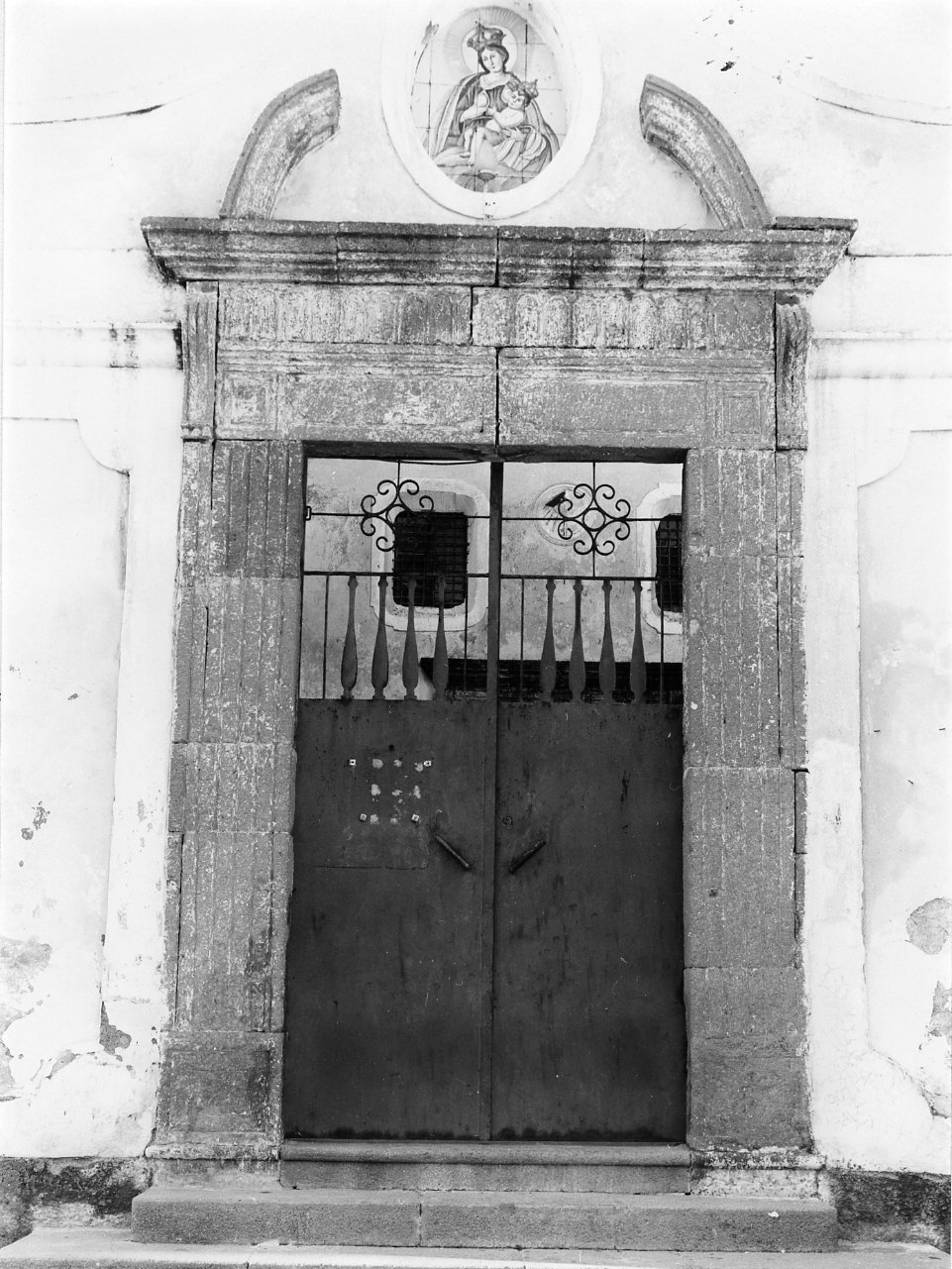 Madonna con personaggi che implorano il suo aiuto (dipinto) - bottega campana (sec. XVII, sec. XIX)