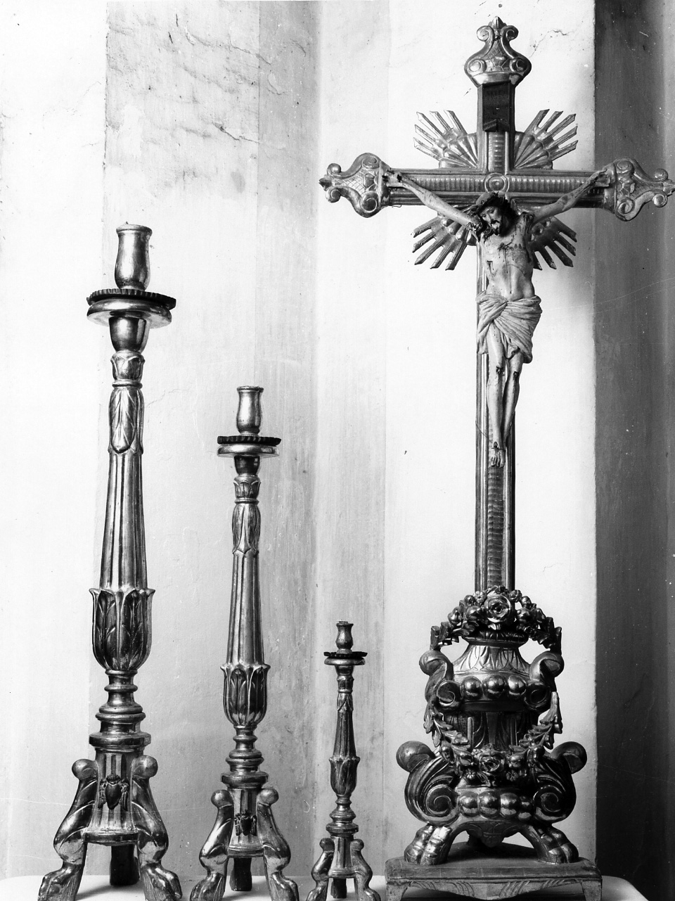 candeliere d'altare, serie - bottega campana (sec. XIX)