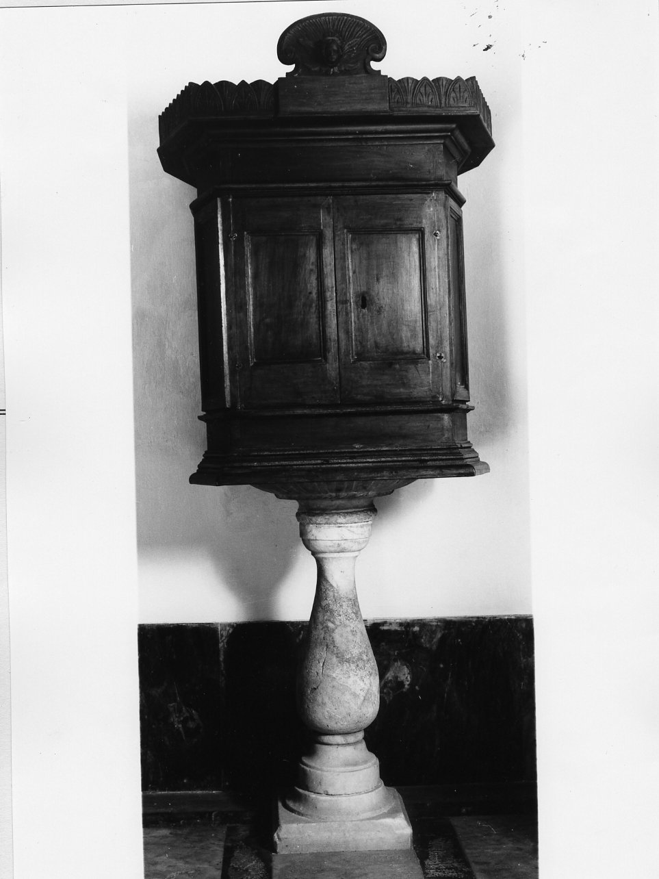 fonte battesimale - bottega campana (metà, prima metà sec. XVII, sec. XIX)