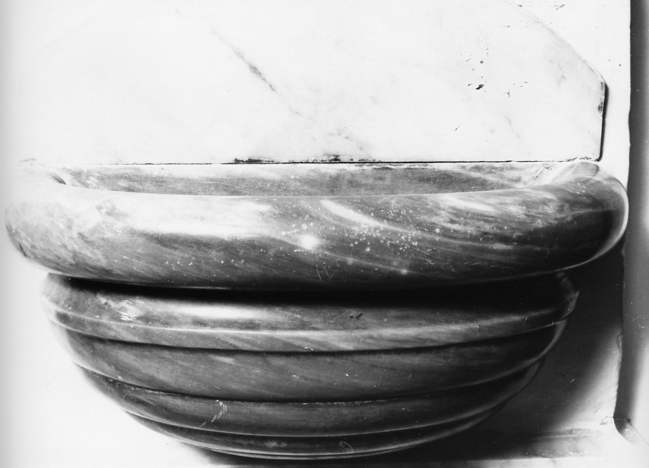 acquasantiera, serie - bottega campana (prima metà sec. XIX)