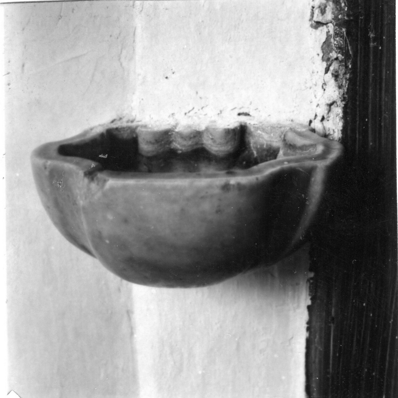 acquasantiera - bottega campana (seconda metà sec. XVIII)