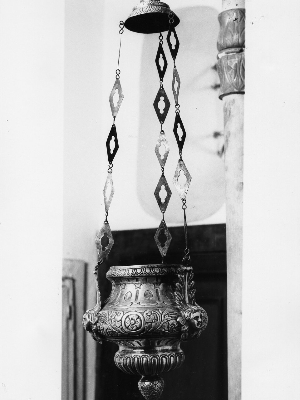 lampada del SS. Sacramento, serie - bottega campana (seconda metà sec. XIX)