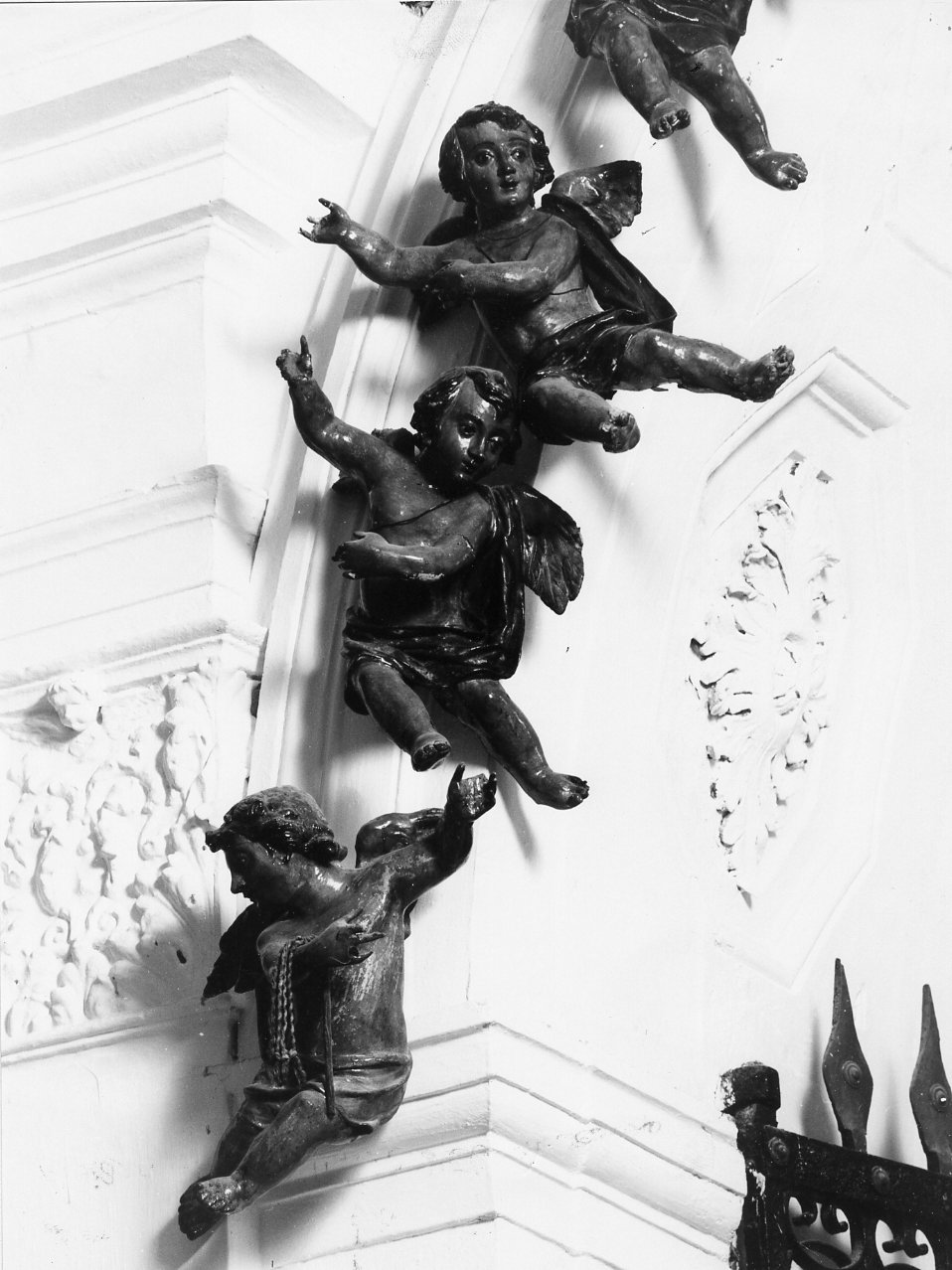 putti (statuetta, serie) - bottega campana (prima metà sec. XIX)