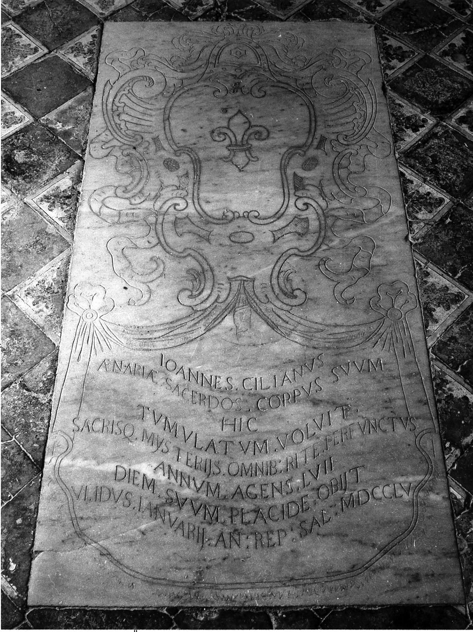 lapide tombale - bottega campana (sec. XVIII)