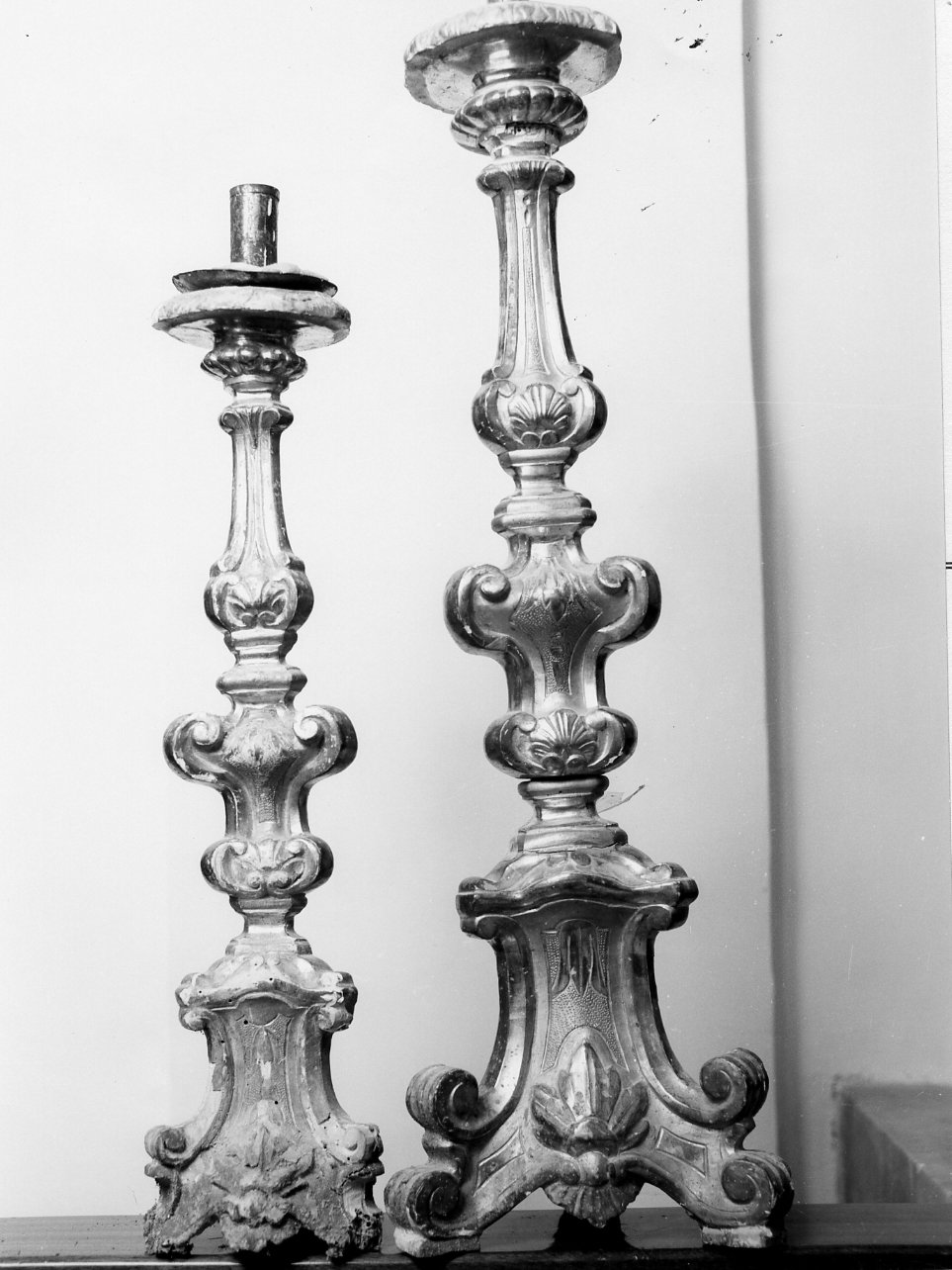 candeliere d'altare, serie - bottega campana (primo quarto sec. XIX)
